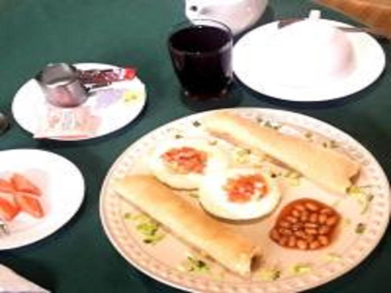 @Home Boutique B&B Hostel And Suite Аккра Экстерьер фото
